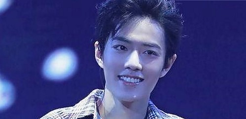 揭秘娱乐圈最新动态：免费黄色免费官方版引领潮流