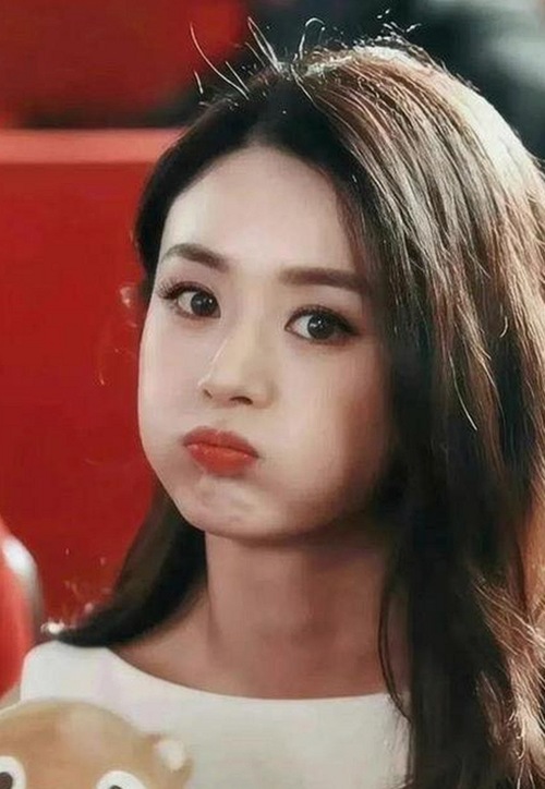 成人网官方版下载引领行业新趋势：最新平台现状探析