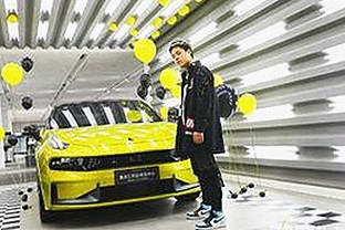 揭秘娱乐圈热议的51吃瓜网官方版：流量背后的真相与争议