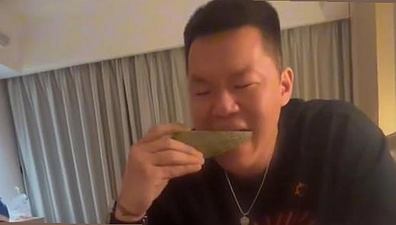 揭秘18馃埐官方版免费版：体验最全娱乐资源的反差体验